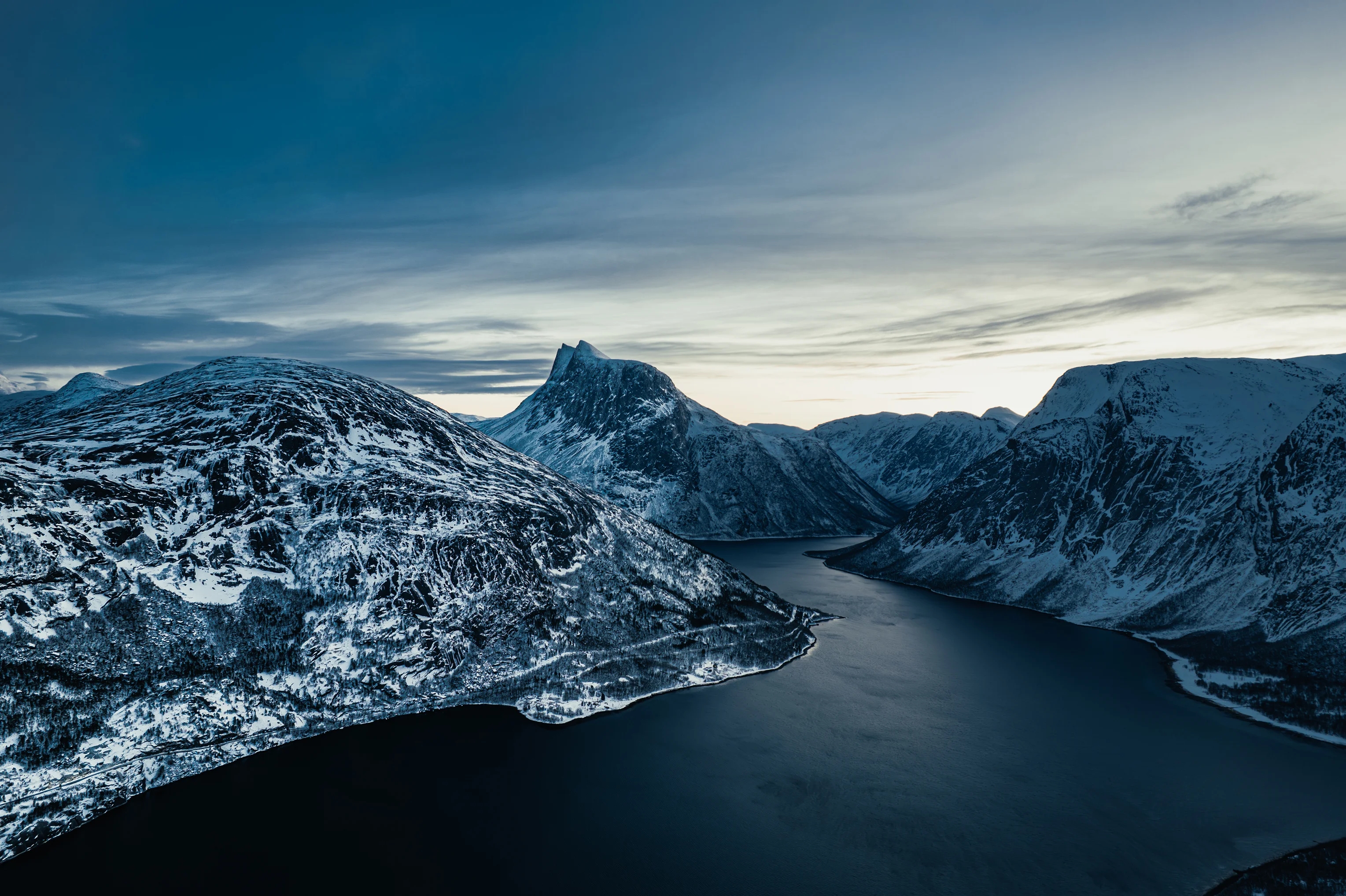 Arctic Contrasts Expedition: Kiruna-Abisko-Narvik-Skjomen & Northern Lights Chase